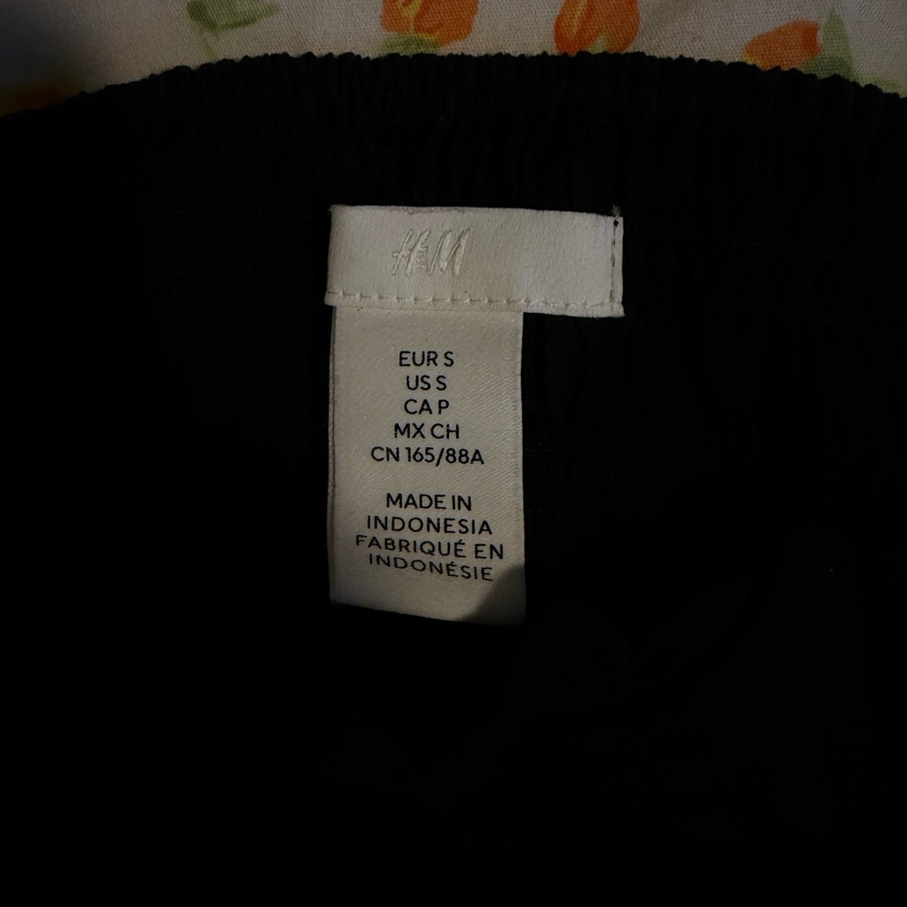 H&M Ruched Women's Top - Picture 3 of 3